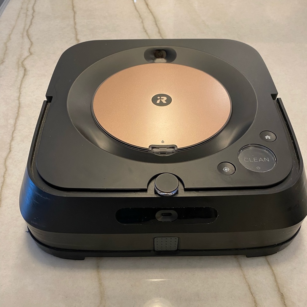 IRobot Braava Jet M6 mop Ultimate Robot Mop with Precision Jet Spray